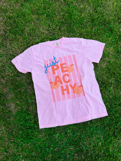 Just Peachy Graphic Tee🍑🩷