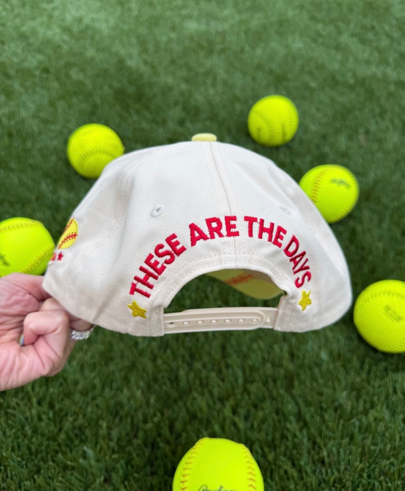 Softball Trucker Hat🥎