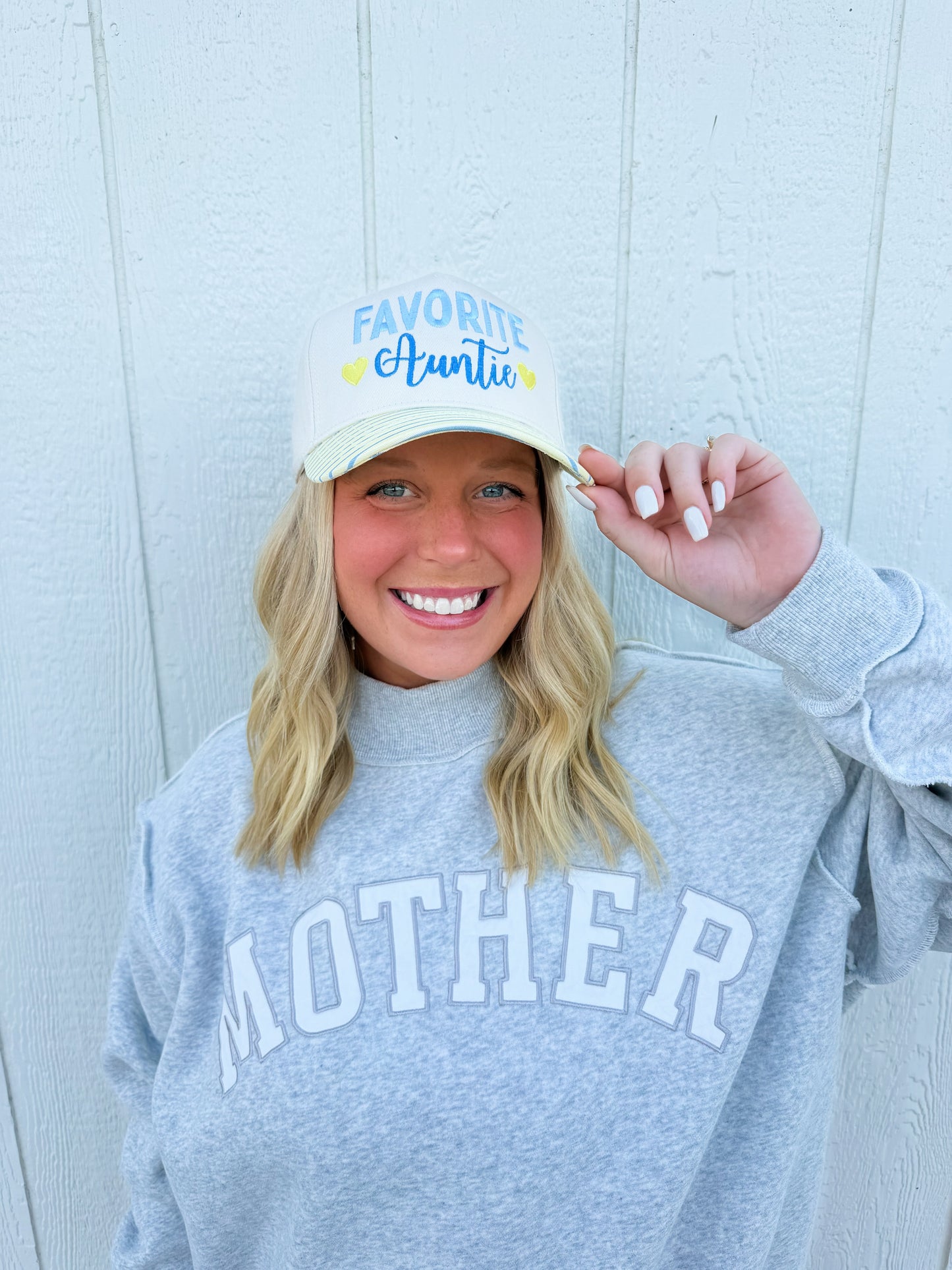 Favorite Auntie Trucker Hat💛💙