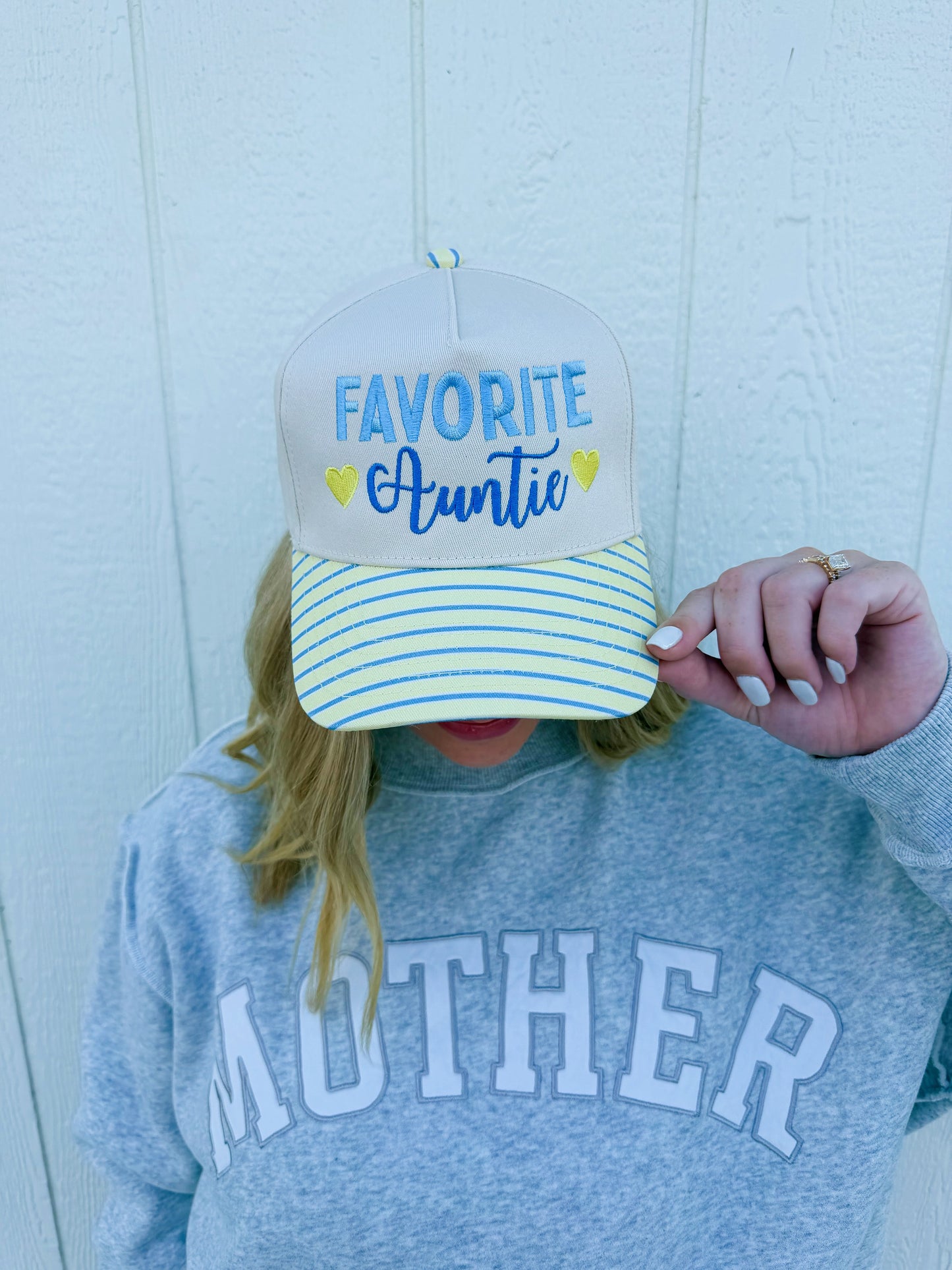 Favorite Auntie Trucker Hat💛💙