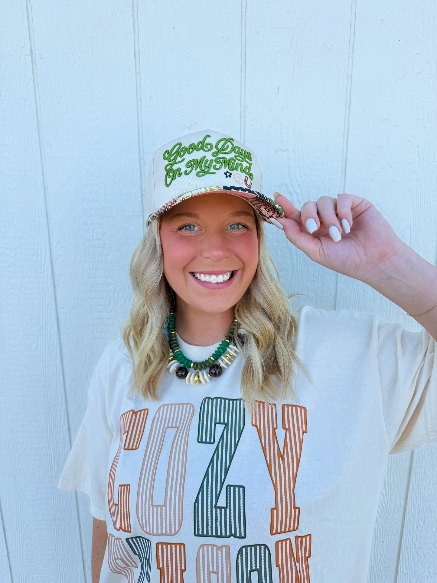 Good Days Trucker Hat💚🍁